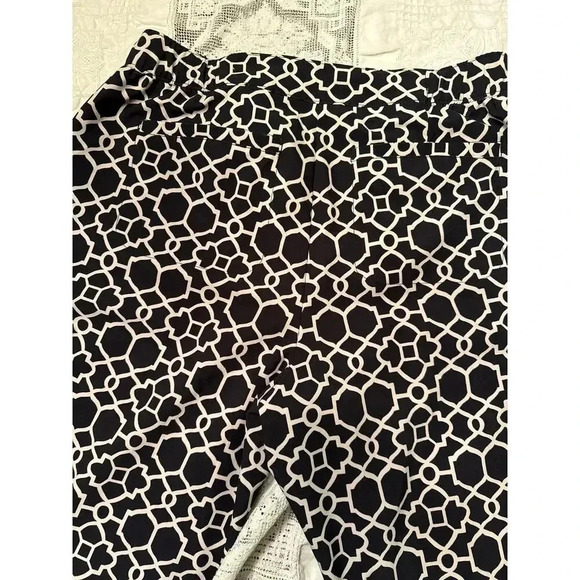 CHICOS ZENERGY pants size 8 - GOLF, PICKLEBALL - Picture 6 of 7